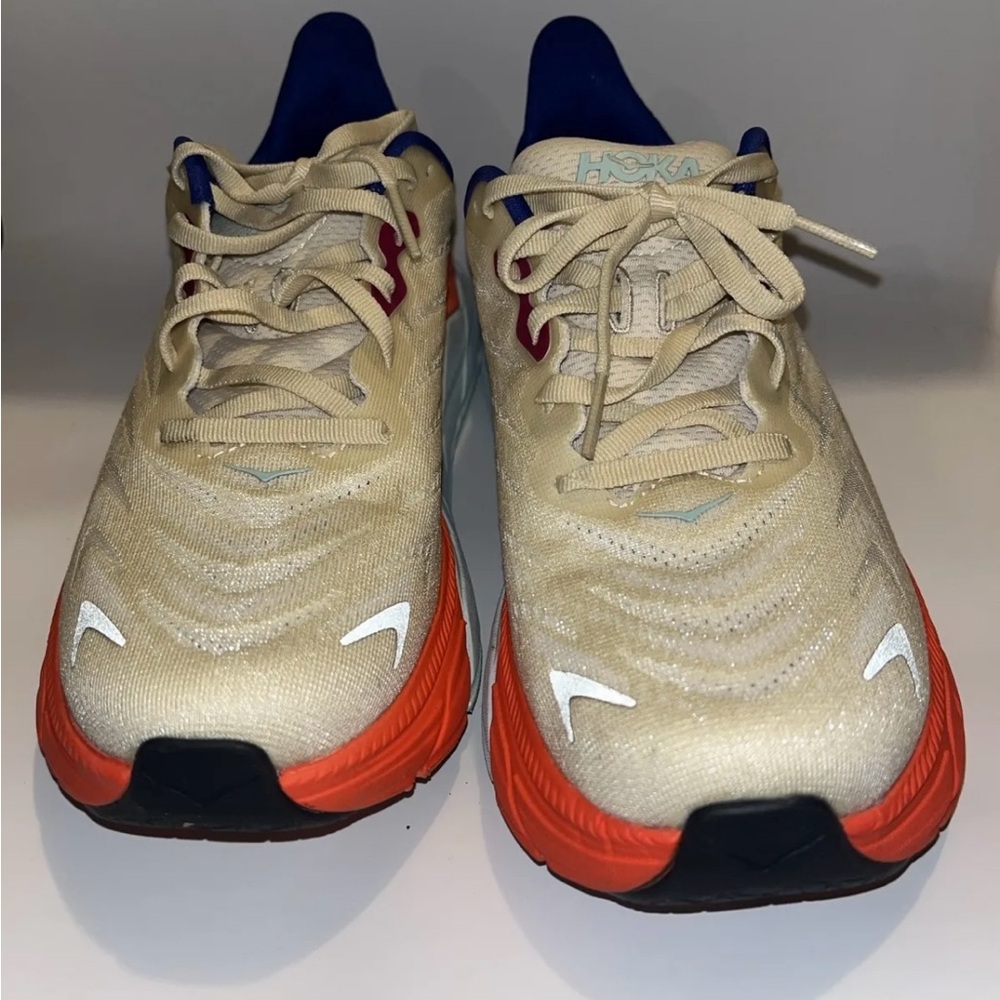 Hoka One Arahi 6 Cream Sz 9B Women’s